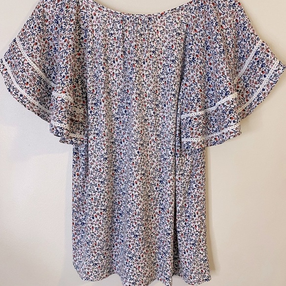 LOFT Floral colorful Flutter Sleeve Blouse - Picture 6 of 8